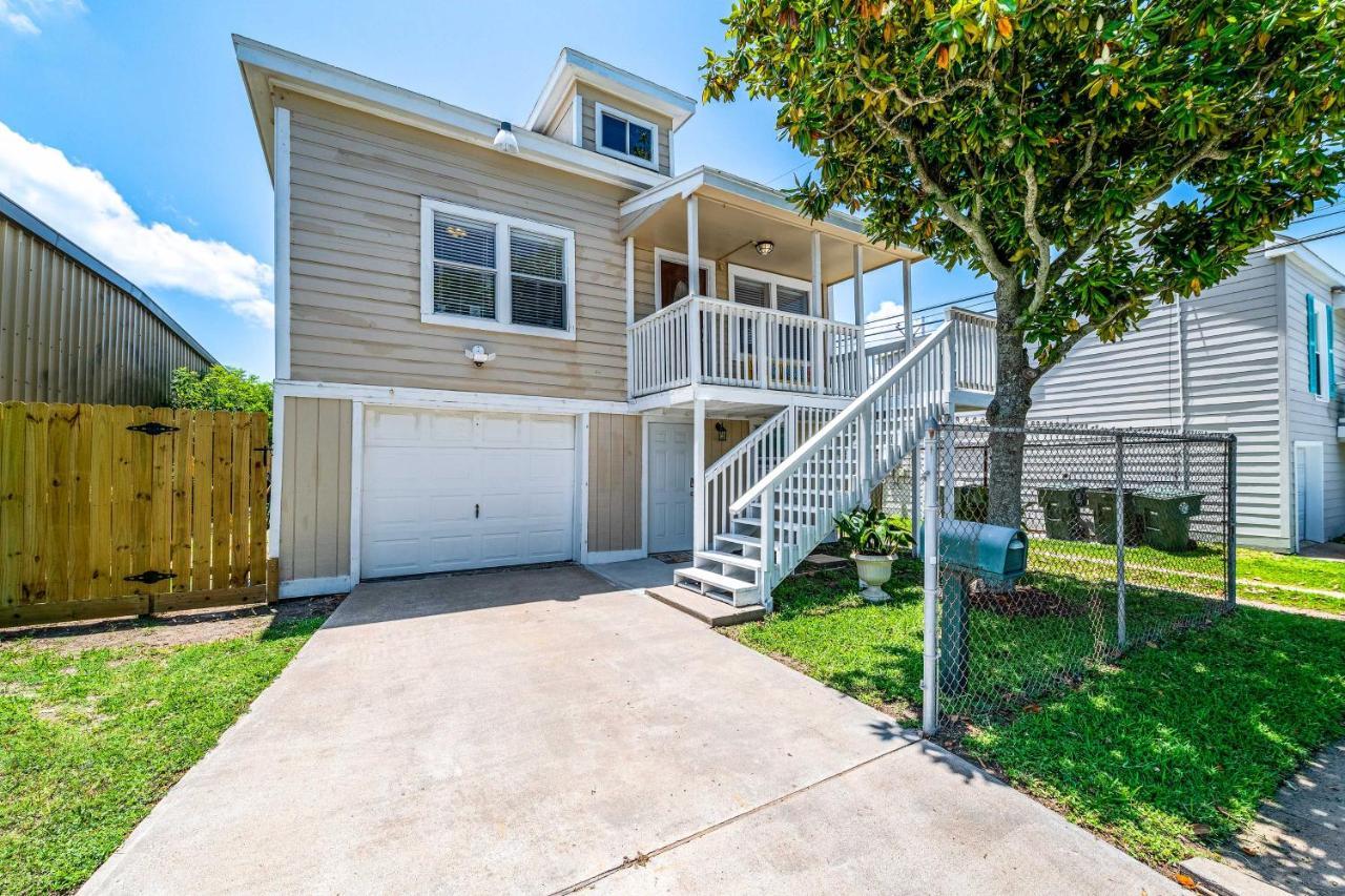 Galveston Home About 1 Mi To Pier, Fishing, And Beaches Екстериор снимка